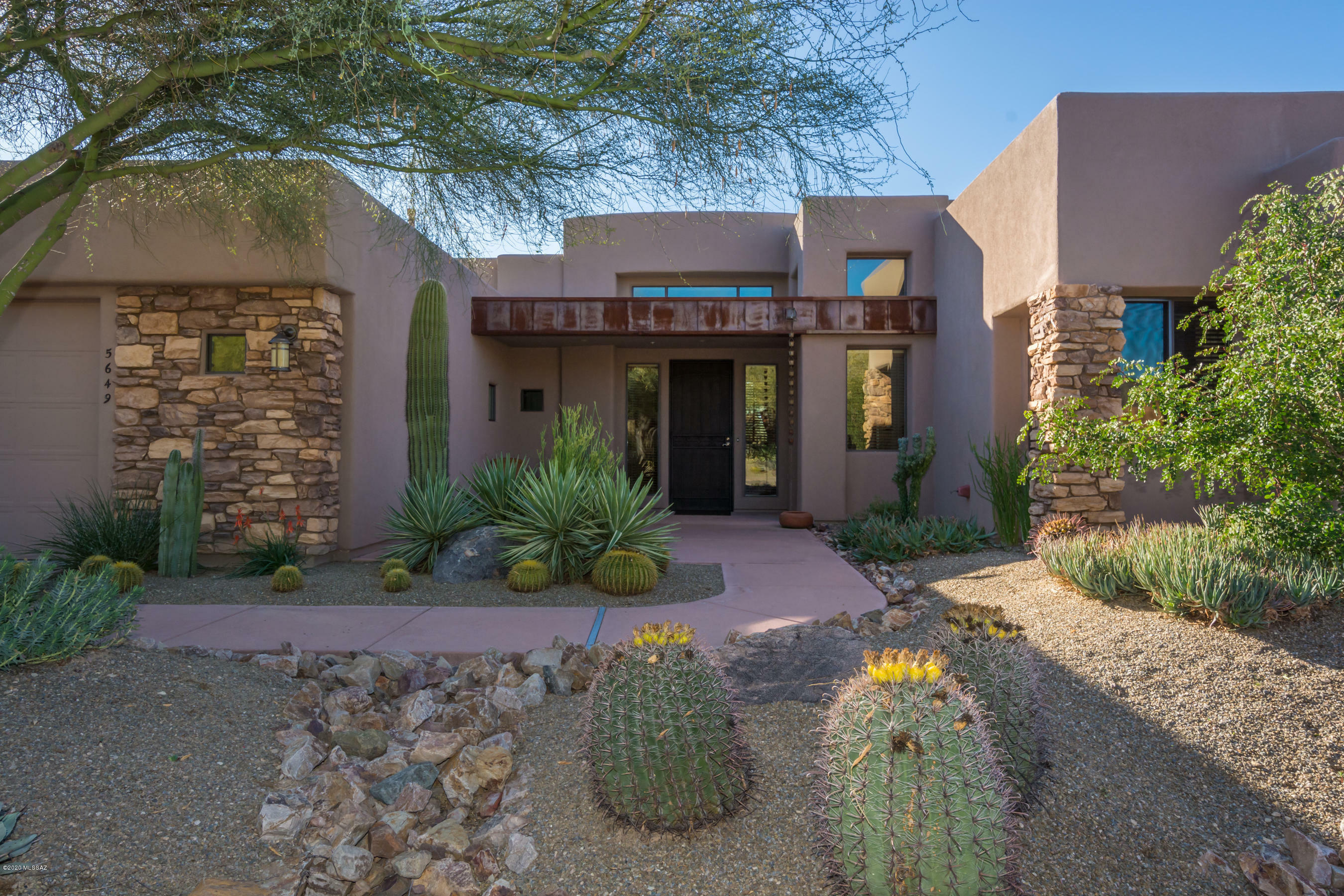Property Photo: 5649 W Silent Wash Place AZ 85658