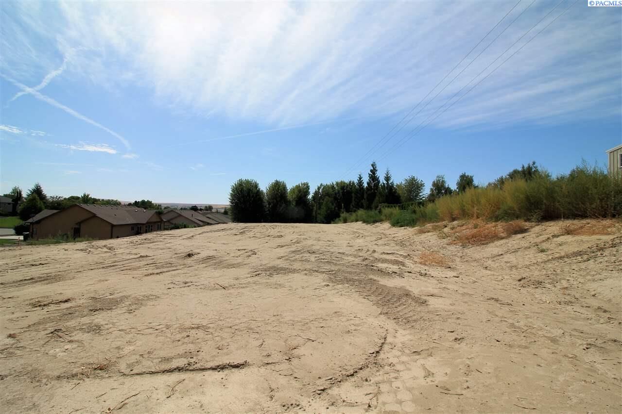 Property Photo:  375 Rachel Rd  WA 99338 