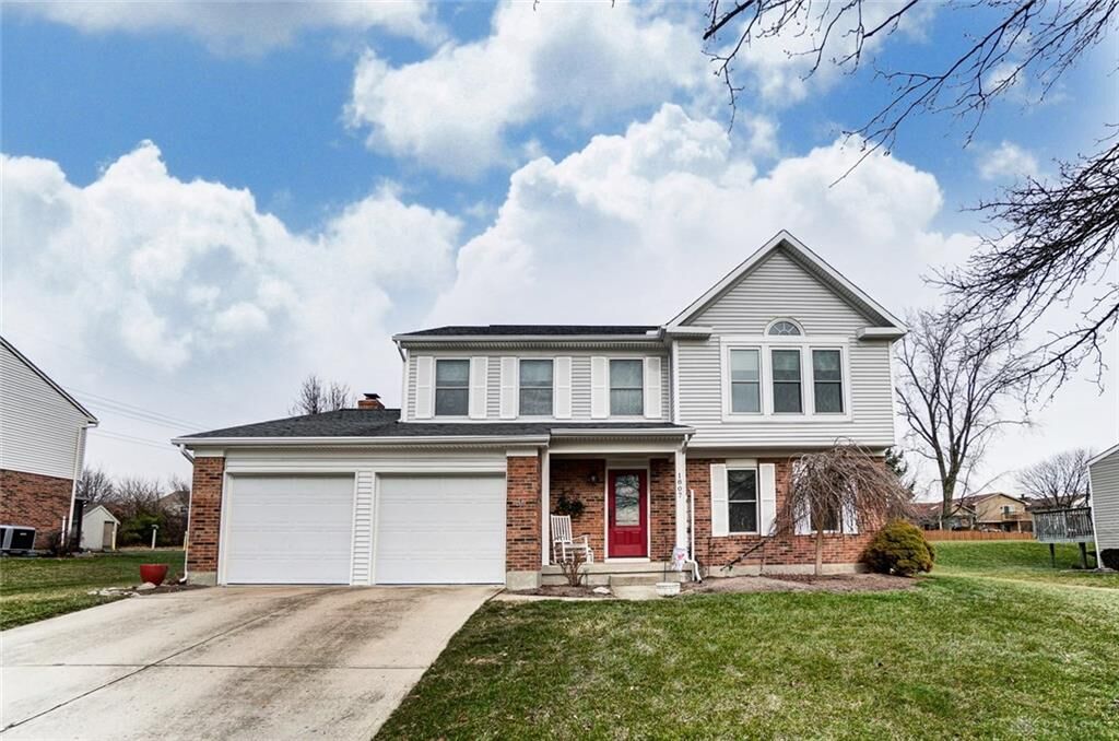 Property Photo: 1807 Lord Fitzwalter Drive OH 45342