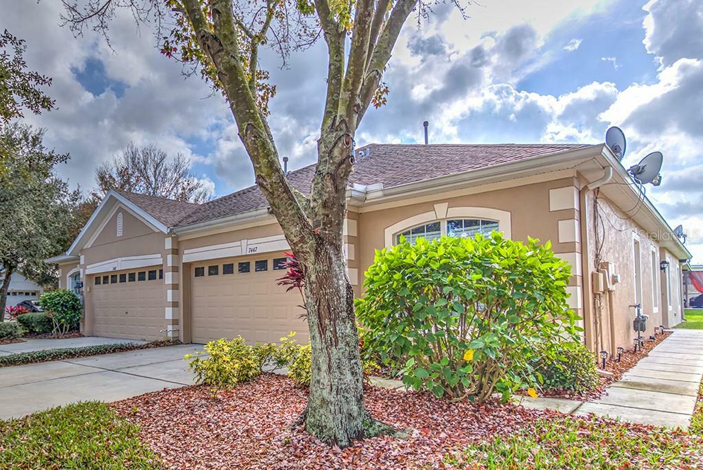 Property Photo:  7447 Surrey Pines Drive  FL 33572 