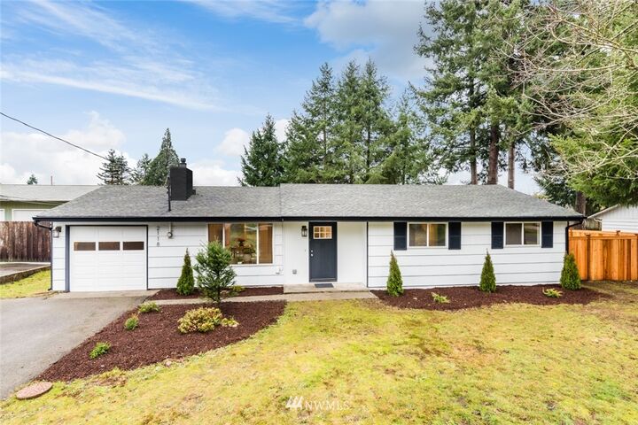 Property Photo: 2118 Cascade Place W WA 98466