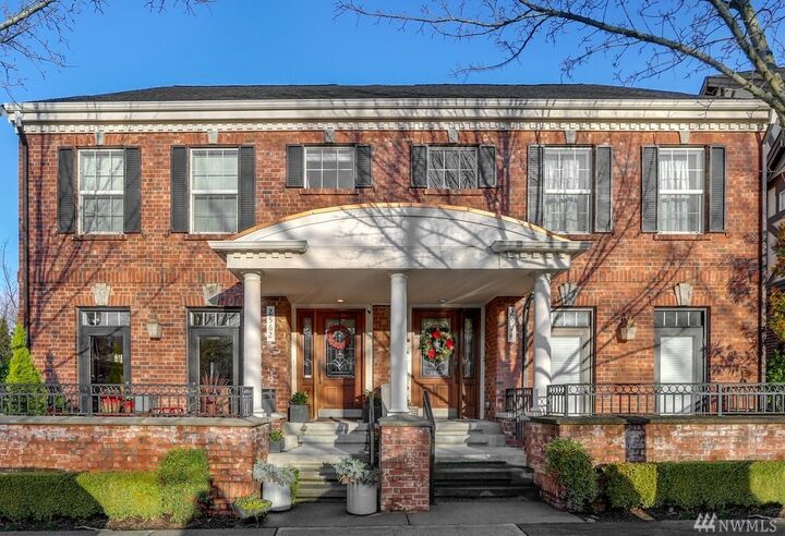 2562 NE Park Drive  Issaquah WA 98029 photo