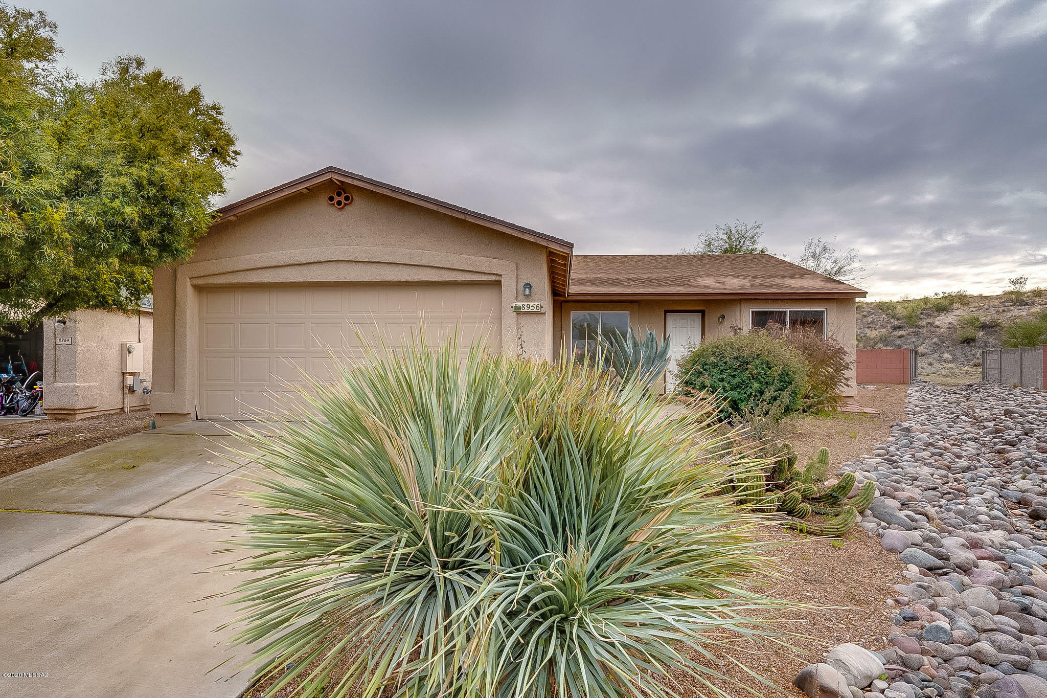 Property Photo:  8956 E Mayberry Drive  AZ 85730 