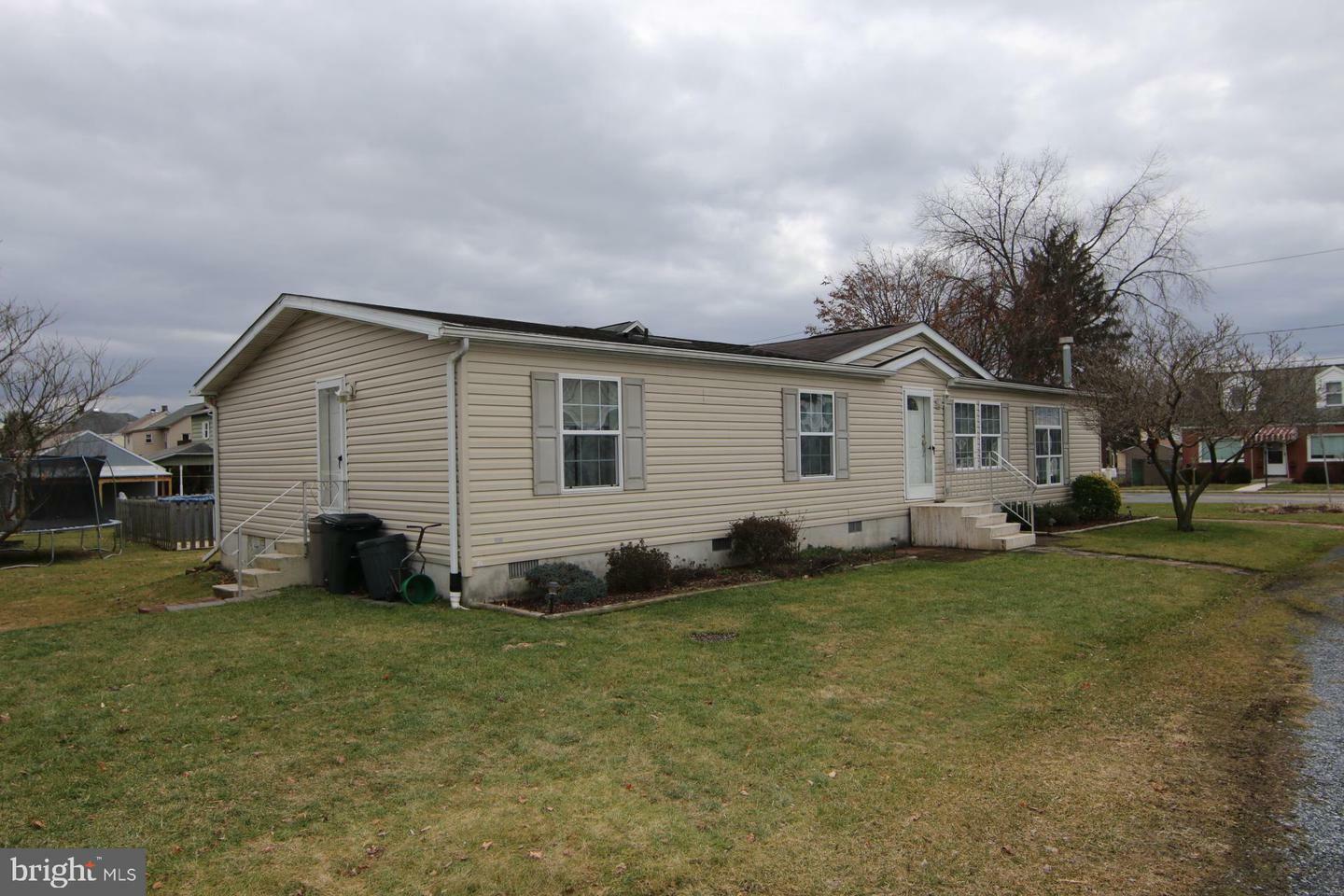 Property Photo: 700 Burd Street PA 17057