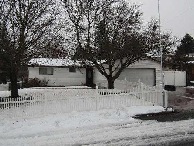 Property Photo: 7428 N Lidgerwood St WA 99208