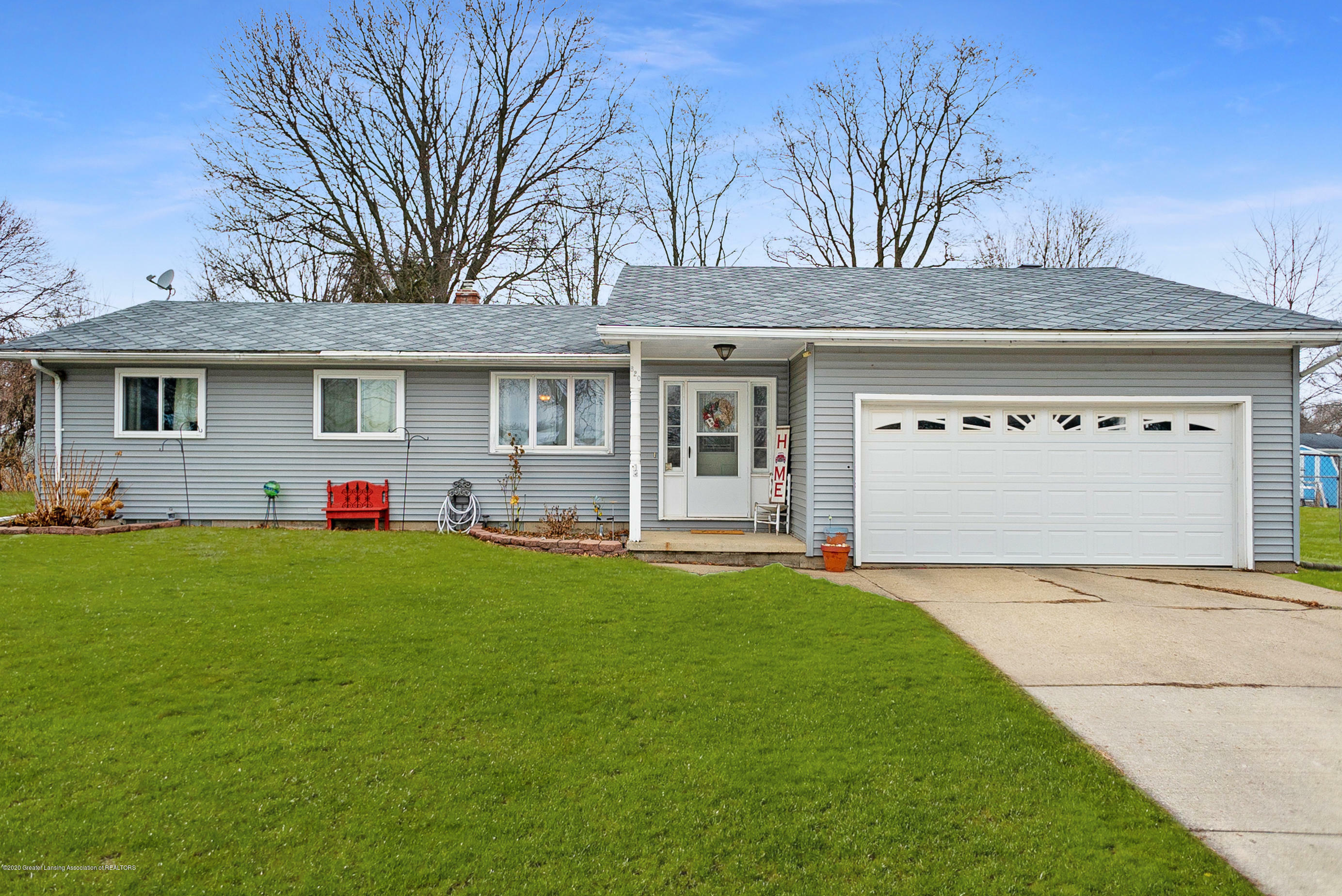 Property Photo: 820 W Shepherd Street MI 48813