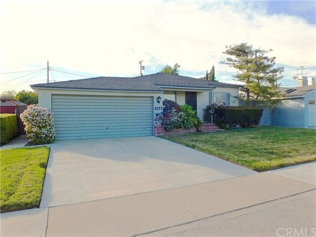 Property Photo: 4133 Lomina Avenue CA 90713