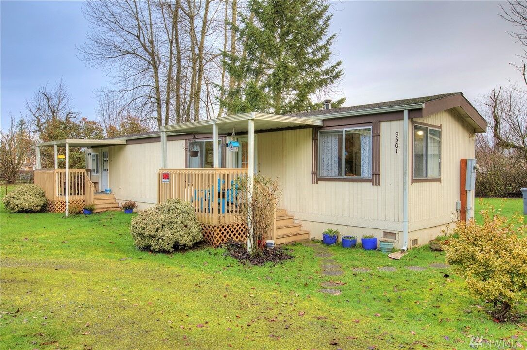 Property Photo:  9501  148th Avenue E  WA 98372 