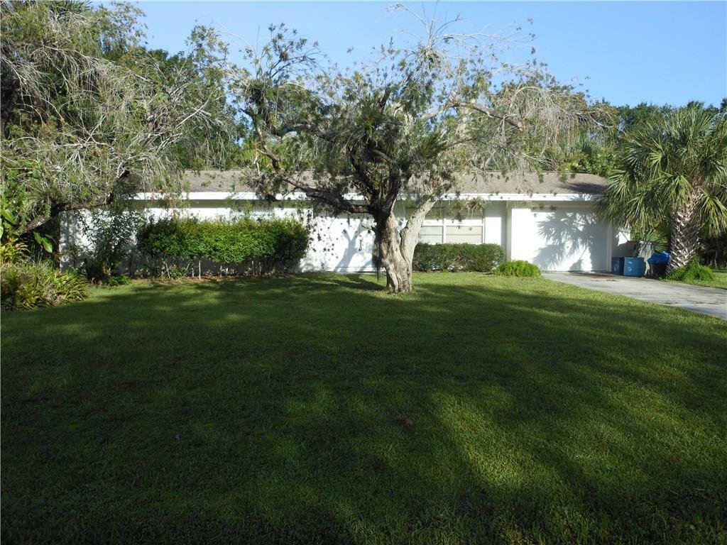 Property Photo:  821 26th Avenue  FL 32960 