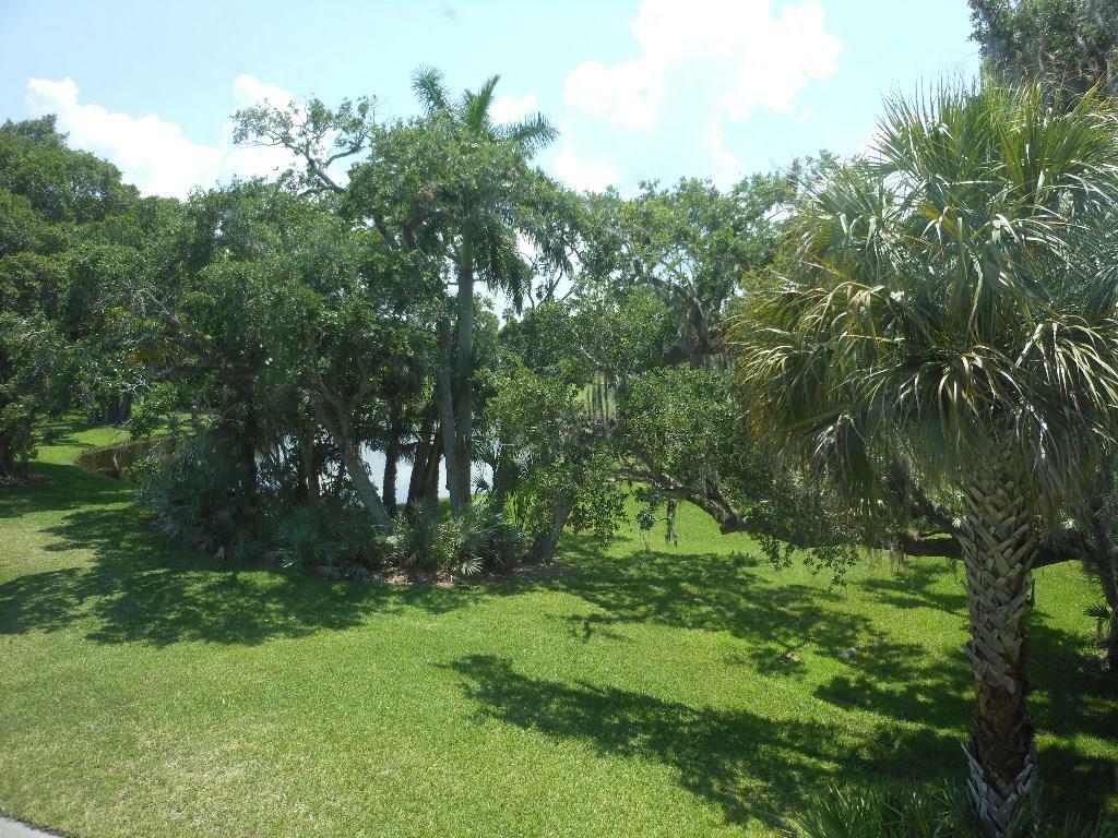 Property Photo:  18 Vista Gardens Trail 207  FL 32962 