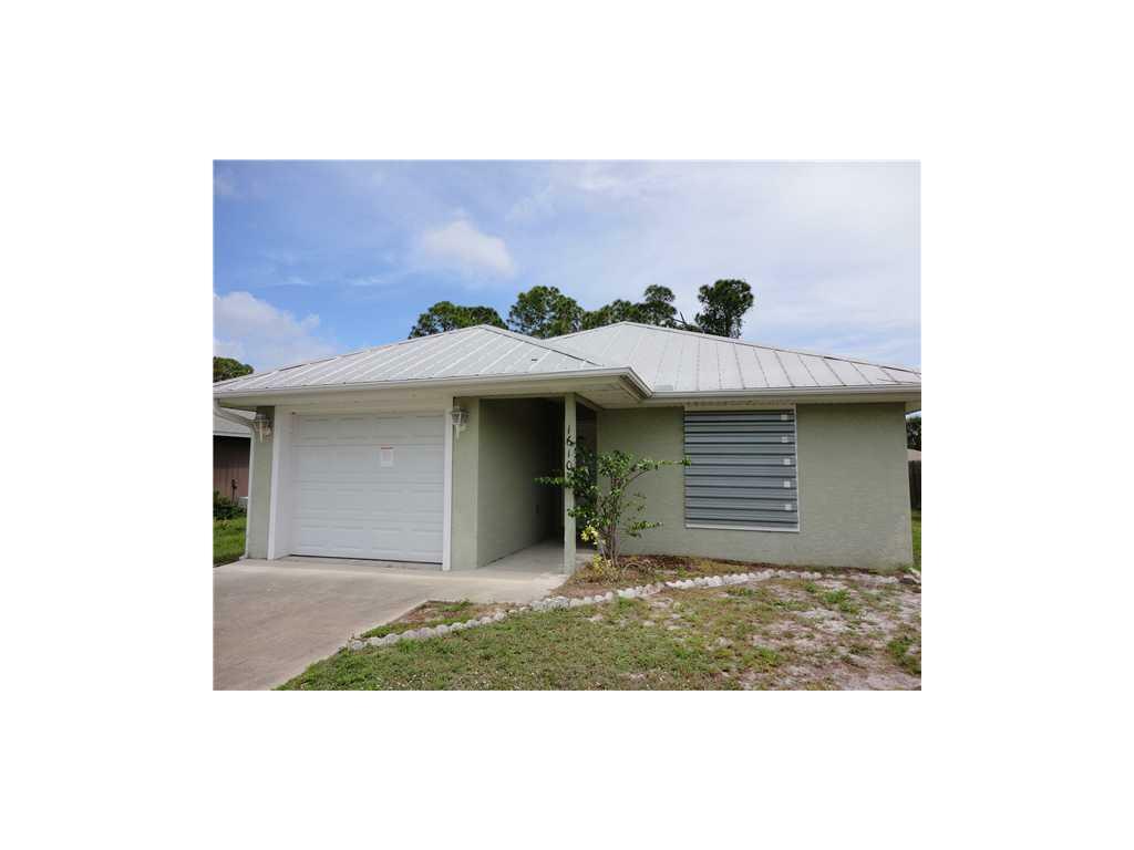 Property Photo:  1610 18th Avenue SW  FL 32962 