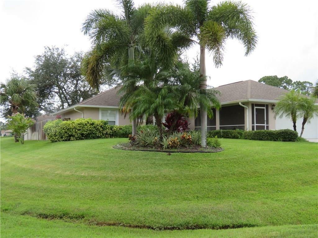 Property Photo:  1385 Damask Lane  FL 32958 