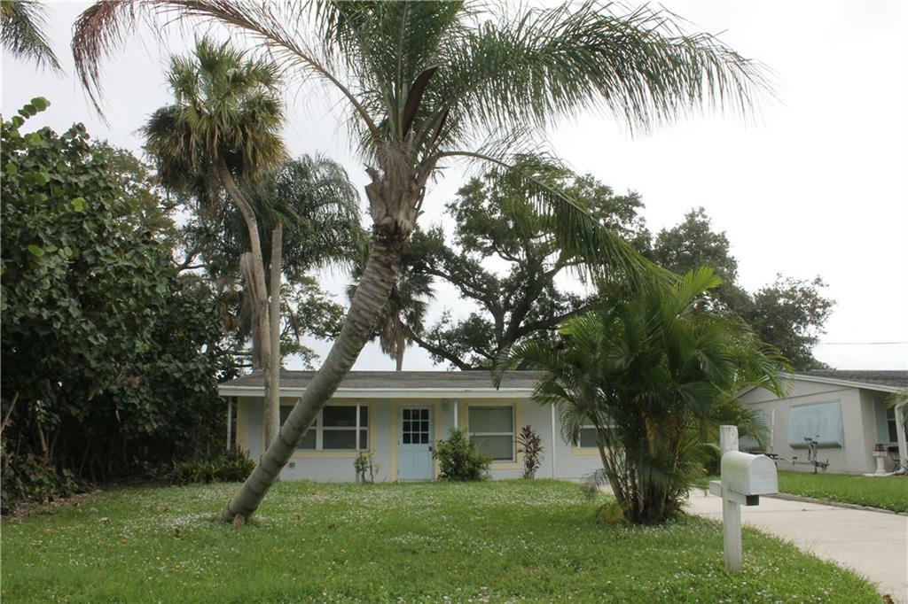 Property Photo:  1640 4th Court  FL 32960 