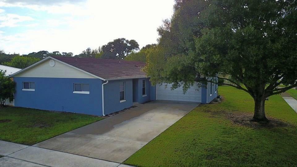 Property Photo:  595 24th Avenue  FL 32962 