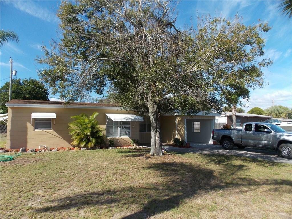 Property Photo:  131 6th Court SW  FL 32962 