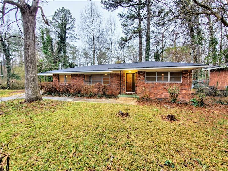 Property Photo: 1650 Rockcliff Place SE 30316