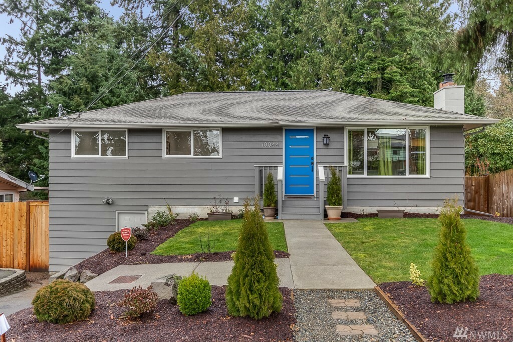 Property Photo:  10044 2nd Ave SW  WA 98146 