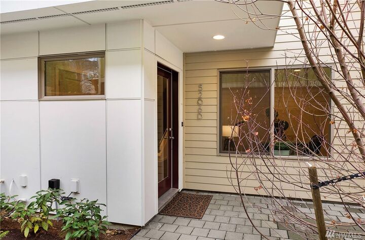 Property Photo: 5206 Delridge Way SW D WA 98106