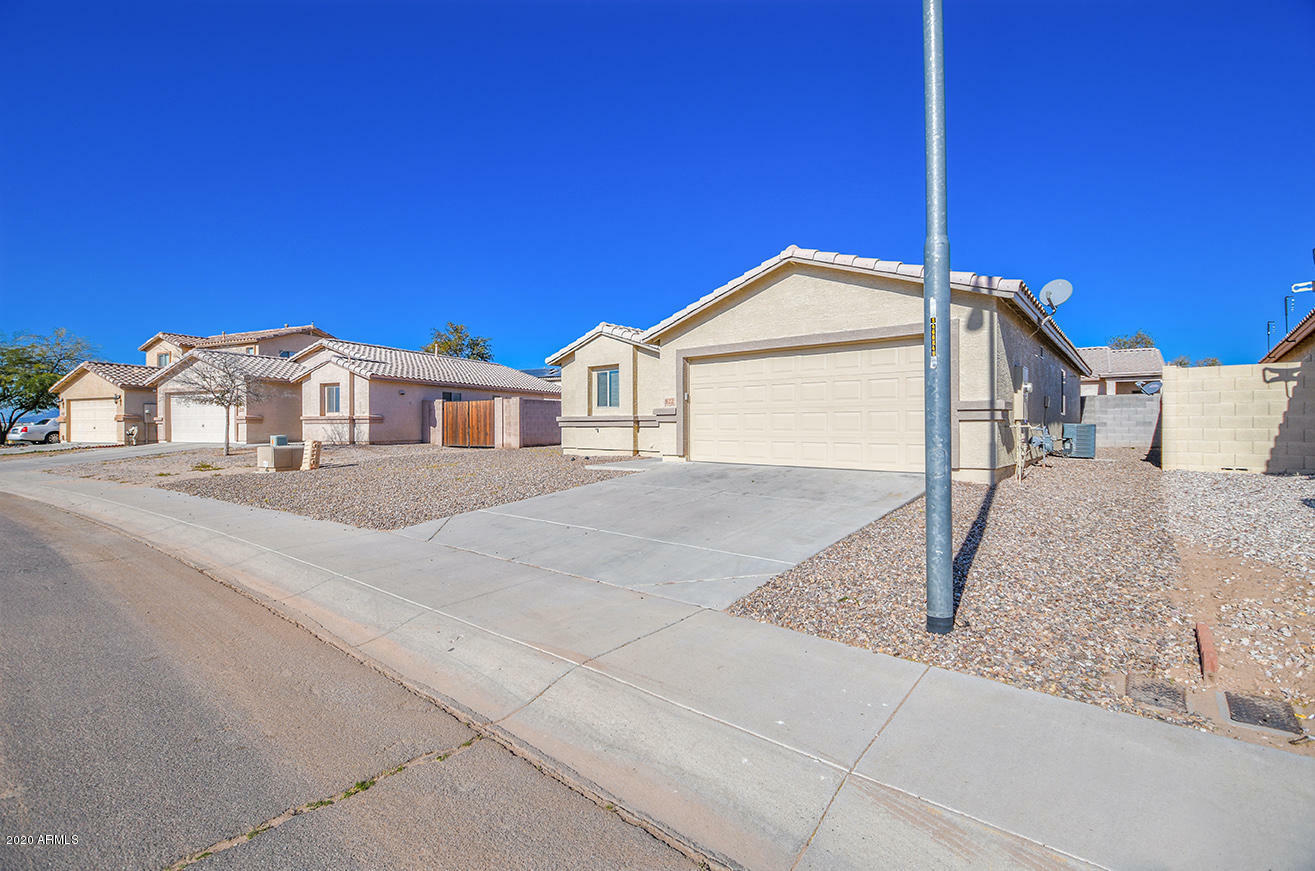 Property Photo:  822 W Melrose Drive  AZ 85122 