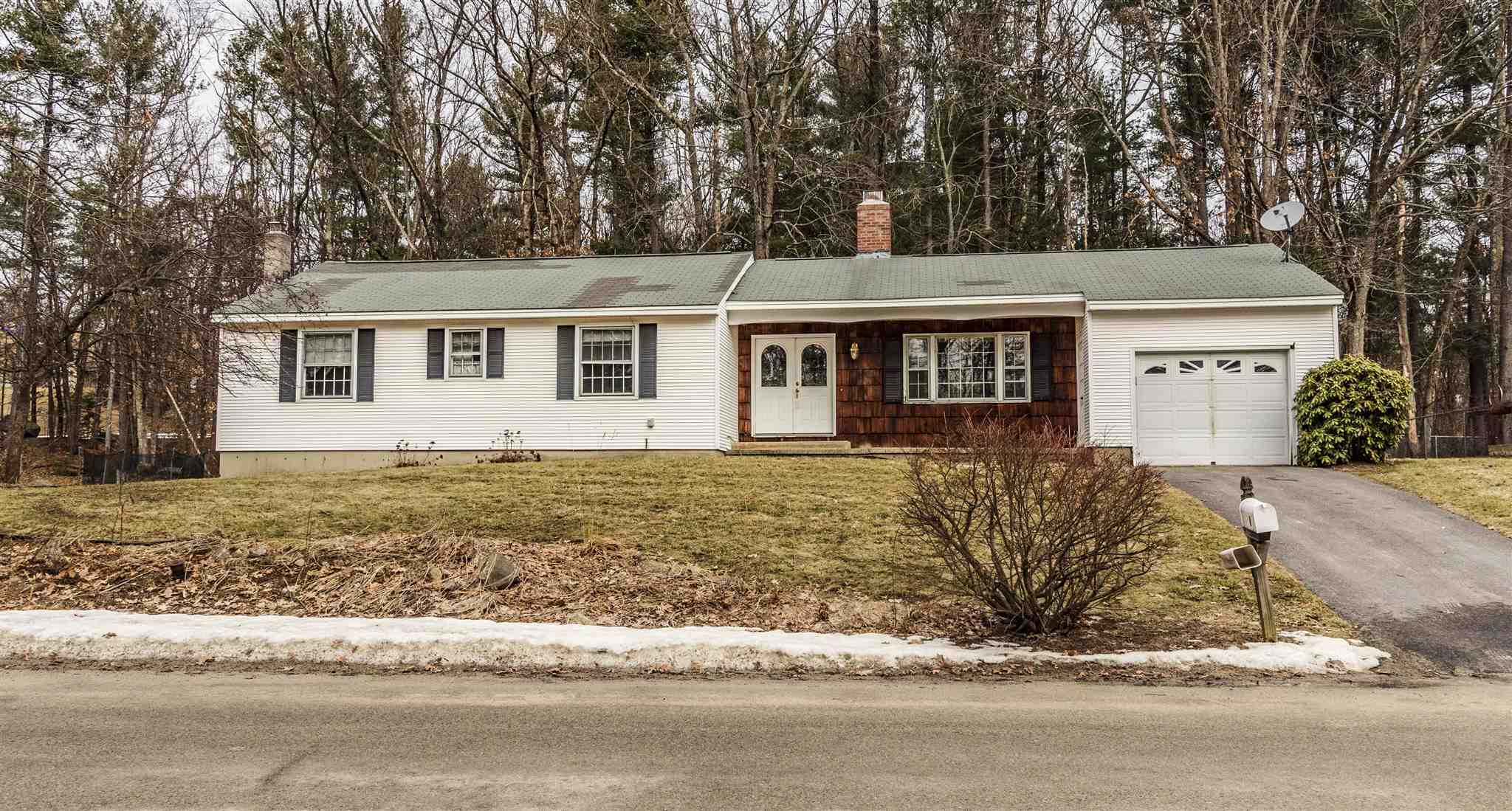 Property Photo: 7 Bonnie Lane NH 03051