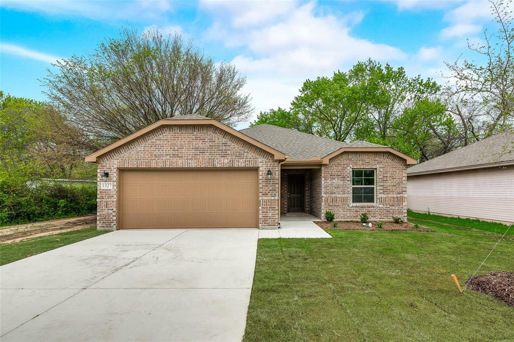 Property Photo:  1327 Lanius Street  TX 76240 