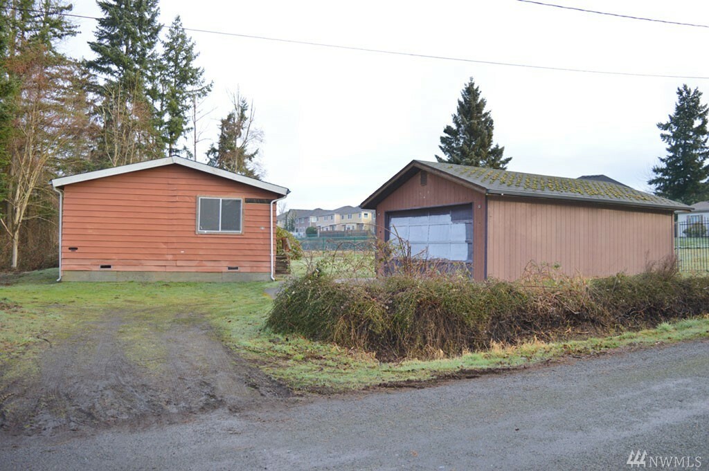 Property Photo:  8313 156th St Ct E  WA 98375 