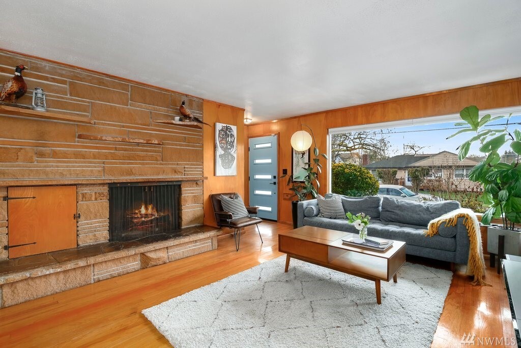 Property Photo: 8322 Wolcott Avenue S WA 98118