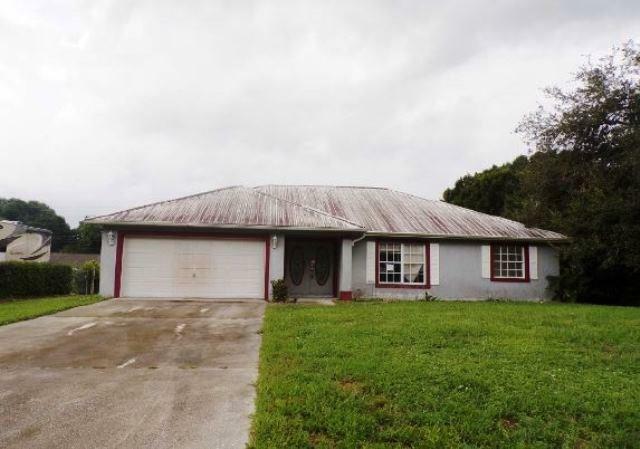 Property Photo:  1675 19th Place SW  FL 32962 