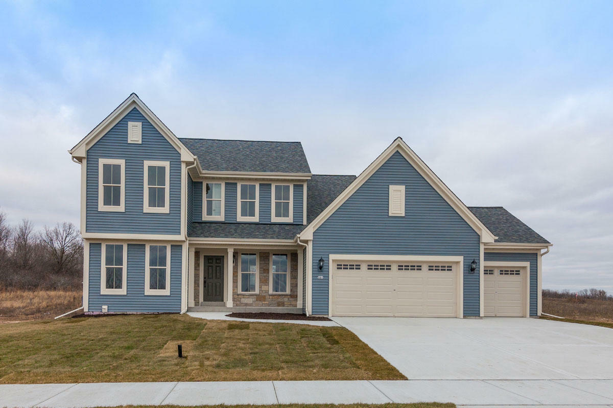 Property Photo: 531 Edgewater Dr WI 53095