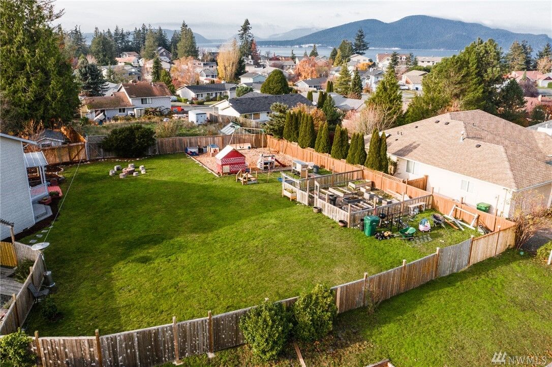 Property Photo: Nhn Glasgow Way WA 98221