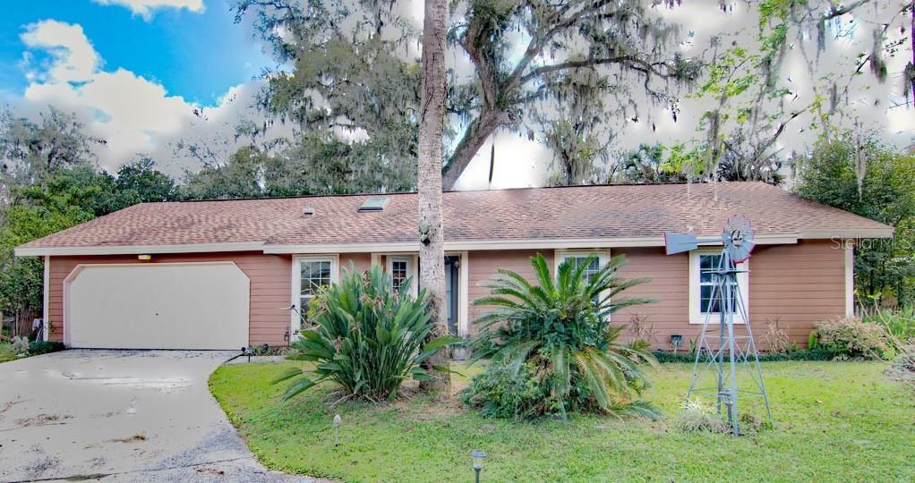 Property Photo: 644 Cypress Lane FL 32708