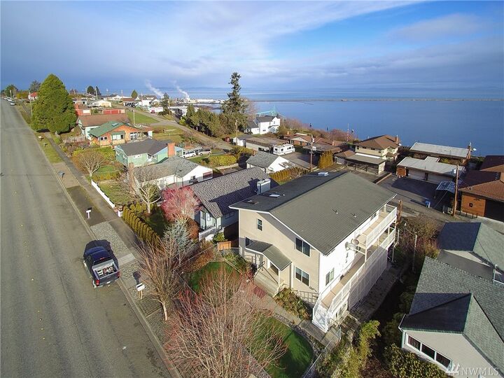 Property Photo: 1021 W 5th St WA 98363