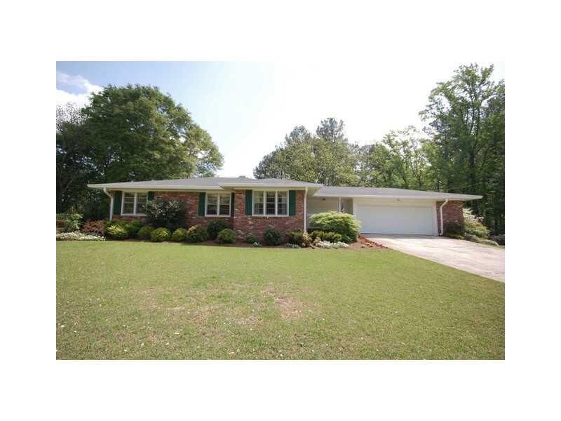Property Photo:  4135 Laynewood Circle   30084 