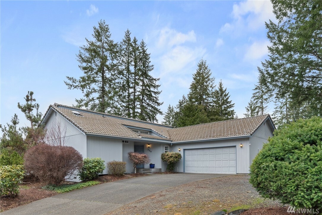 Property Photo:  520 E Lakeland Dr  WA 98524 