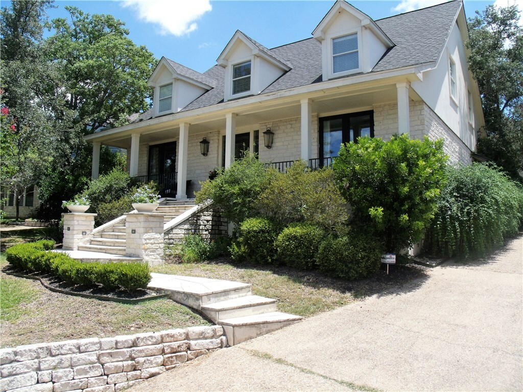 Property Photo:  1203 Quaker Ridge Drive  TX 78746 