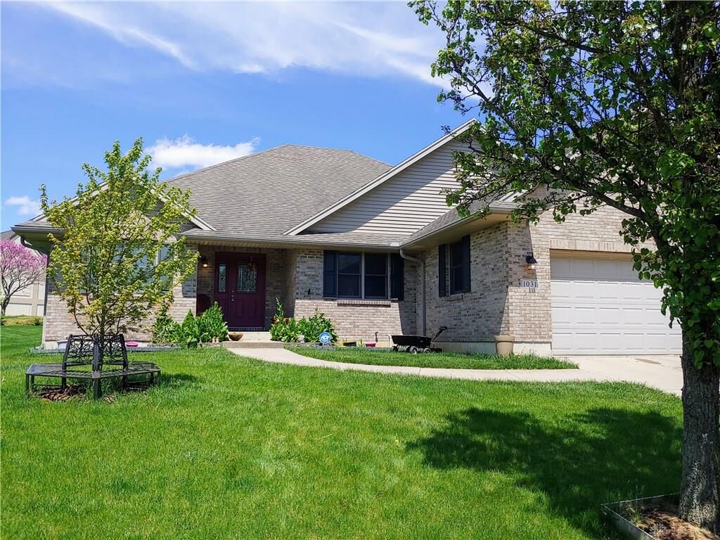 Property Photo: 1031 Hickory Trail Drive OH 45177