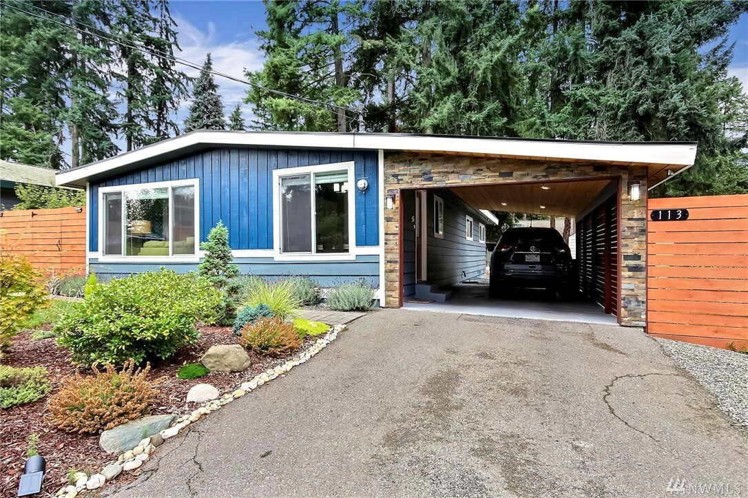 Property Photo:  113 155th St SE  WA 98087 