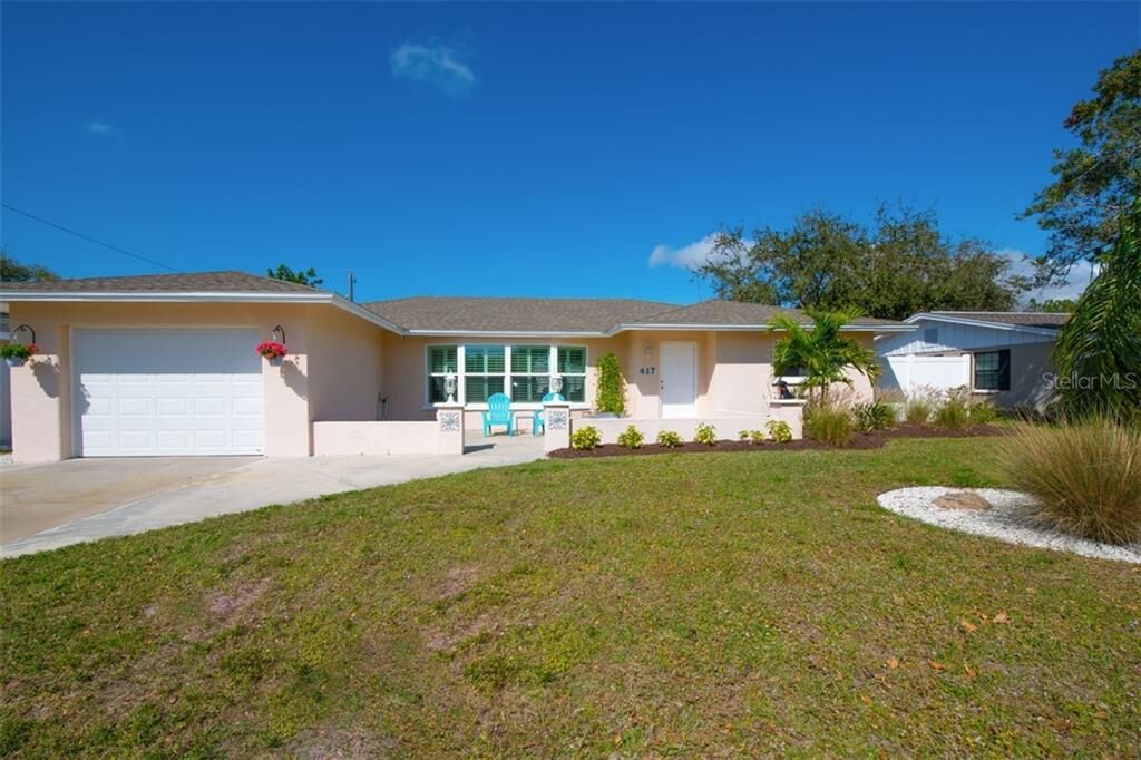 Property Photo:  417 Peppertree Road  FL 34293 