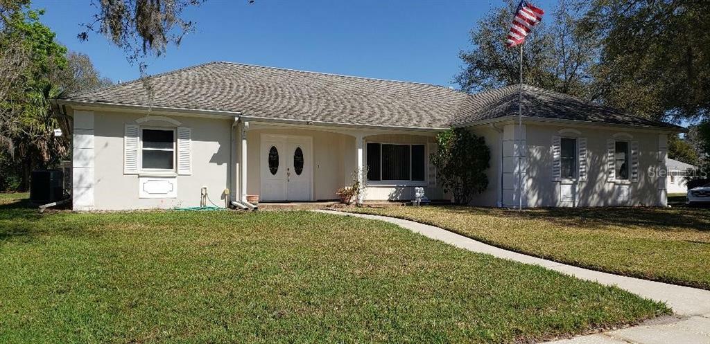Property Photo: 9124 Pebble Creek Drive FL 33647