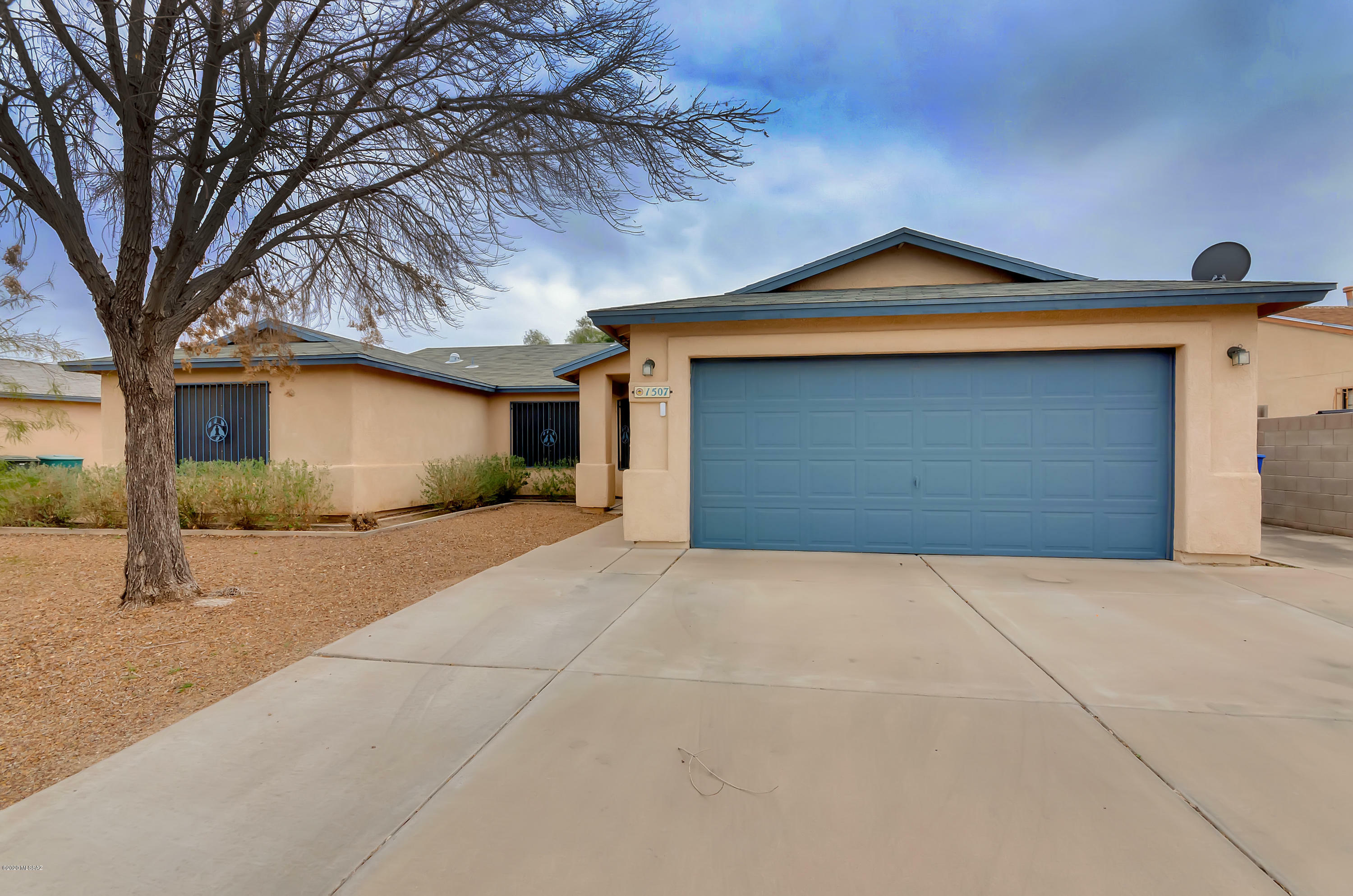 Property Photo:  1507 W Thatcher Street  AZ 85746 