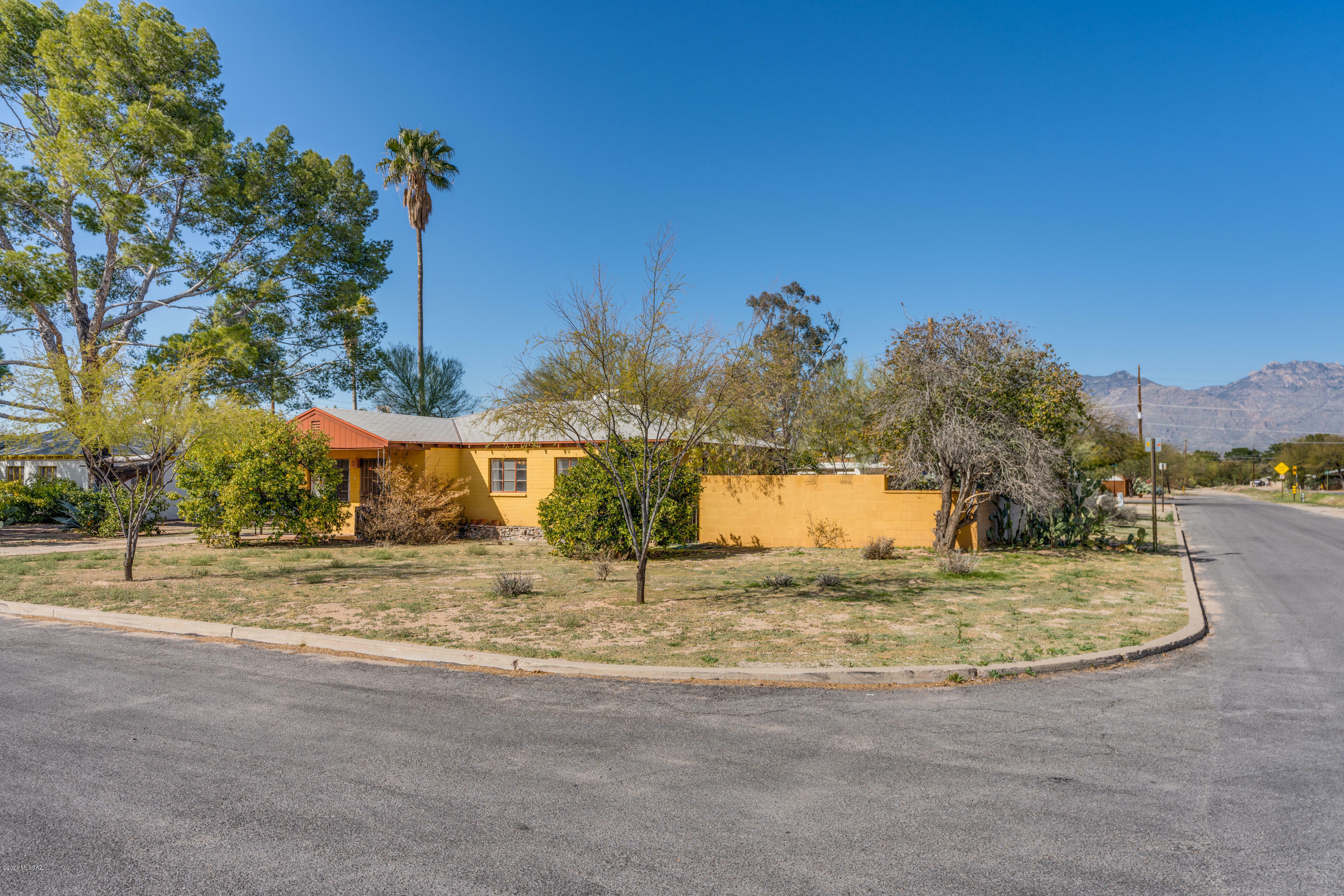 Property Photo:  5649 E Waverly Street  AZ 85712 