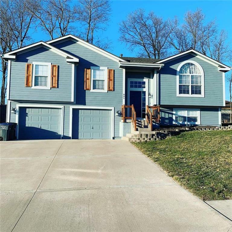 Property Photo: 805 Old Stage Road MO 64080