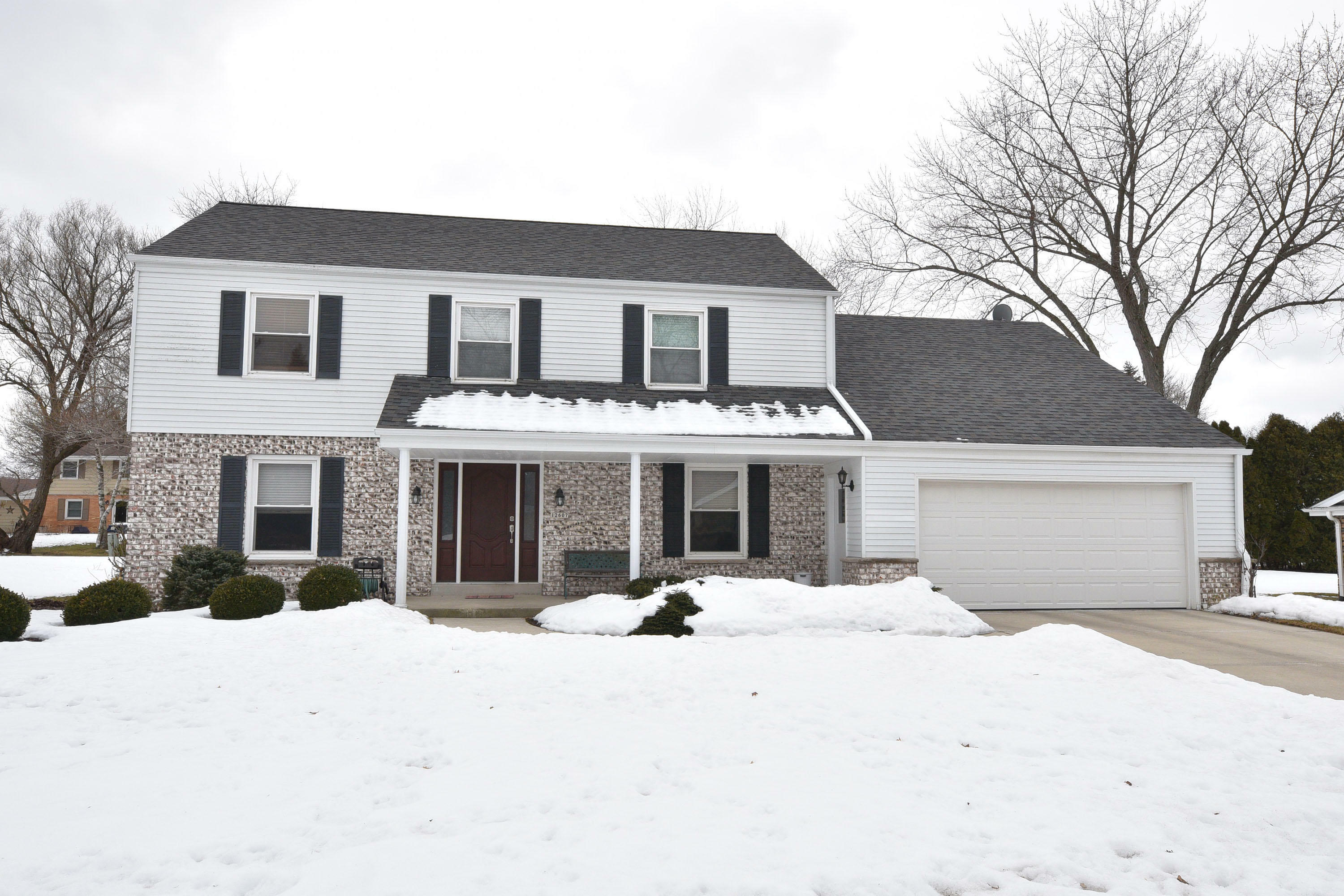 Property Photo:  12607 N Jonquil Ct  WI 53092 