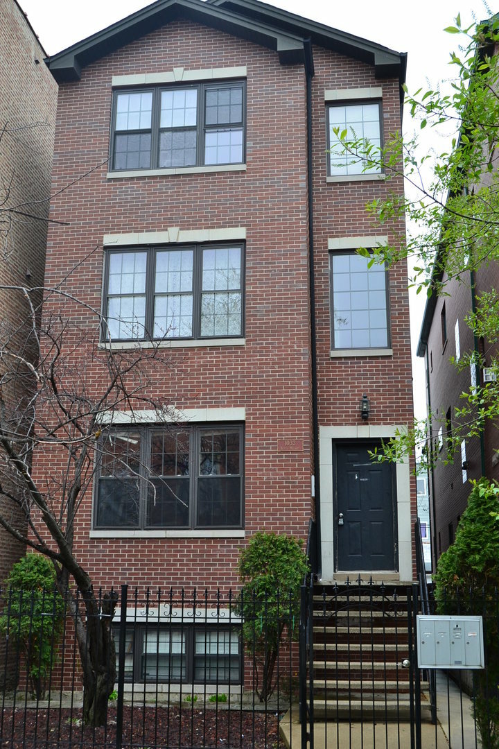 Property Photo:  1033 North Mozart Street 3  IL 60622 