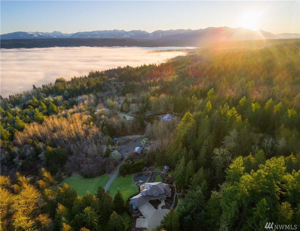 Property Photo: 4562 308th Avenue SE WA 98024