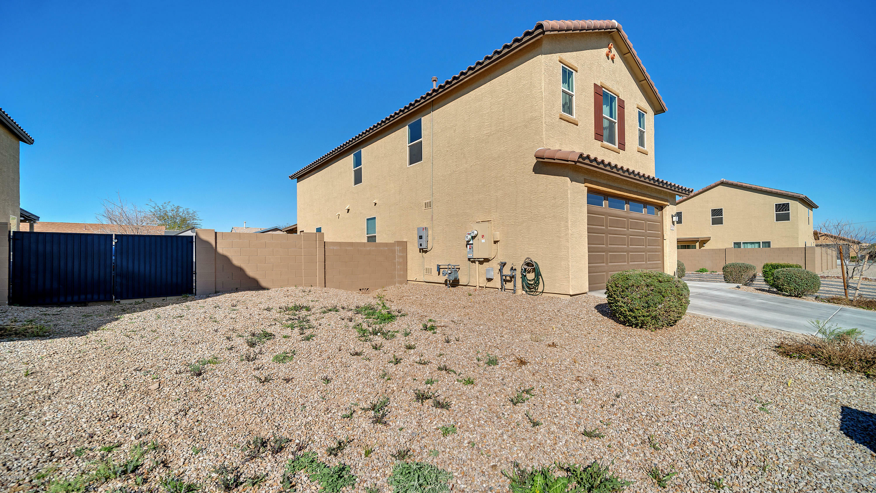 Property Photo:  1440 W Locke Drive  AZ 85746 