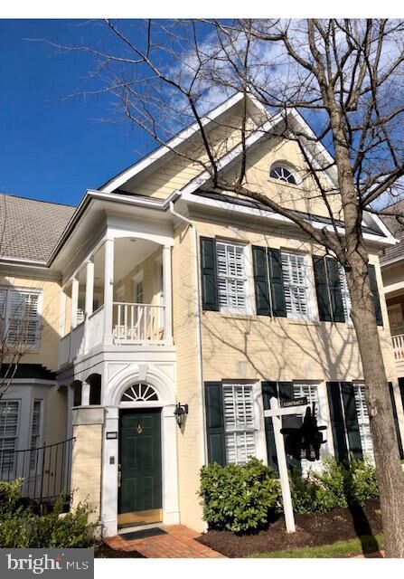 Property Photo:  1105 Roundhouse Lane  VA 22314 