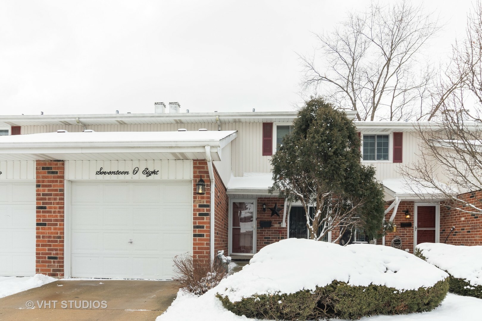 Property Photo:  1708 Trent Court  IL 60189 