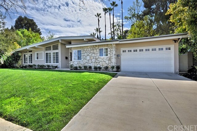 Property Photo: 22936 Ardwick Street CA 91364