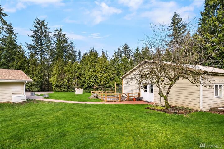Property Photo:  22511  95th Avenue SE  WA 98077 